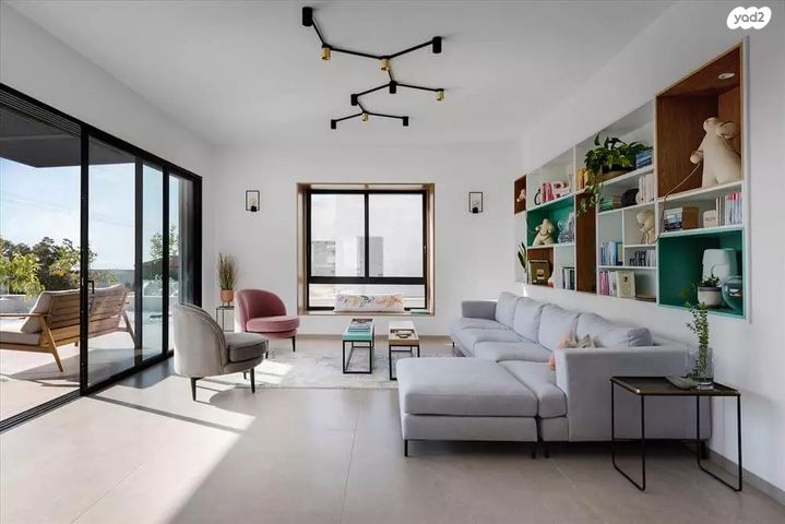 בית פרטי/ קוטג', הסחלב 11, צורית, צורית