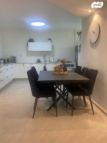 דירה, רחל המשוררת 9, עין גנים, פתח תקווה