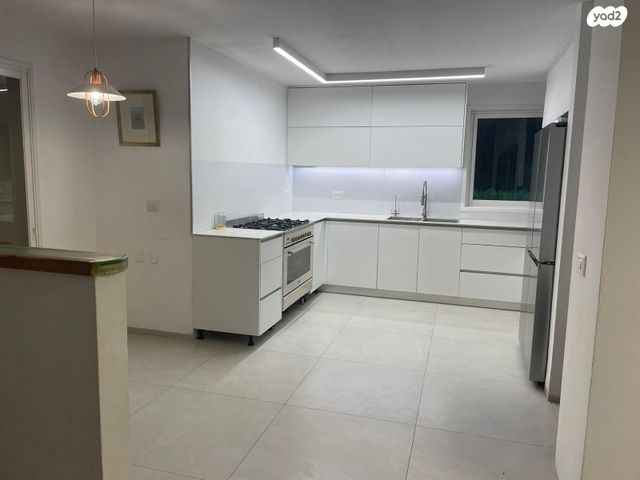 בית פרטי/ קוטג', הגדוד העברי 2, עין התכלת, נתניה