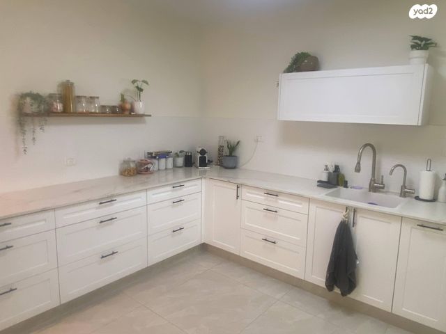 דירה, רחל המשוררת 9, עין גנים, פתח תקווה