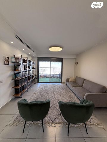 דירה, הרבי מלובאוויטש 30, השחר, דימונה