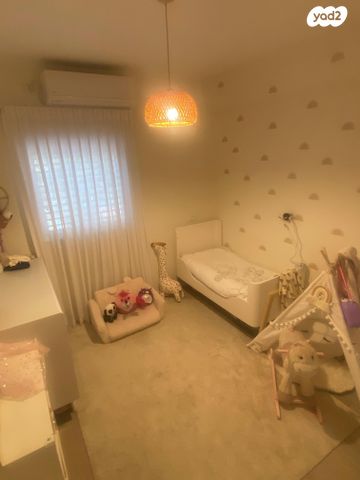 דירה, רחל המשוררת 9, עין גנים, פתח תקווה