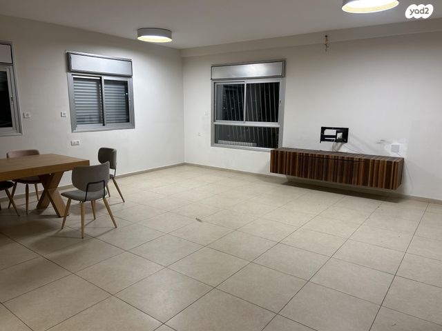 גג/ פנטהאוז, המרגנית 8, קרית אילון, חולון