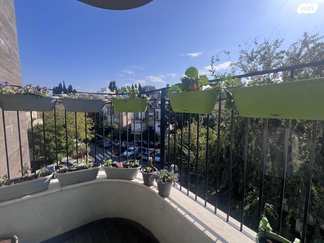 דירה, אנצו סירני 15, גבעת הרמבם, גבעתיים