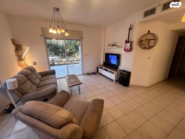 דירת גן, חטיבת הצנחנים 23, המגינים, מודיעין מכבים רעות