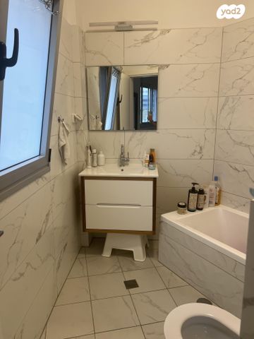 דירה, אנצו סירני 15, גבעת הרמבם, גבעתיים