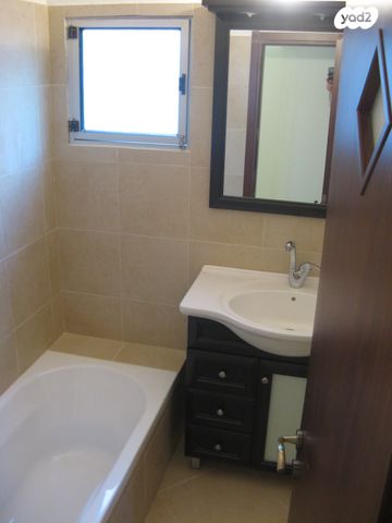 דירה, עמק השושנים 21, מרכז מערבי, נס ציונה