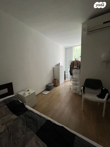 דירה, דרך זאב ז'בוטינסקי 36, שכונת חשמונאים, מרכז העיר א, רמת גן