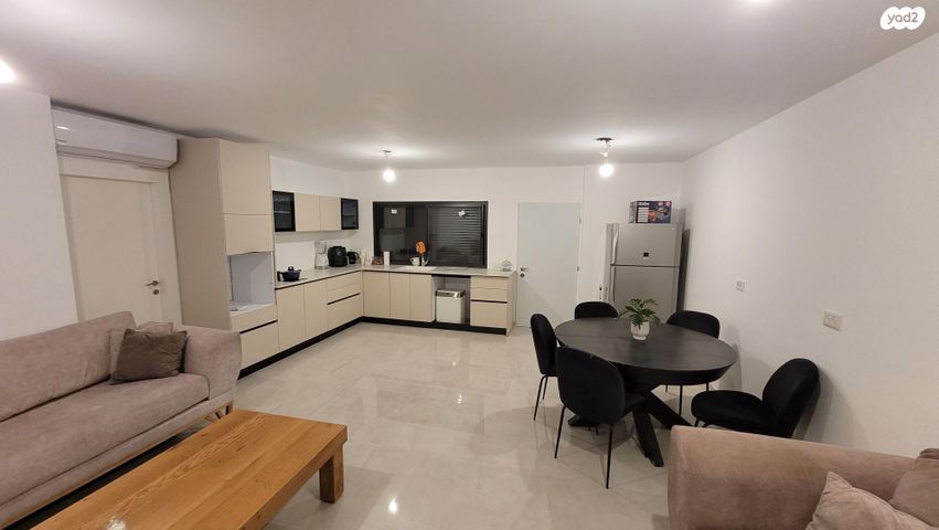 אורה ושמחה 6