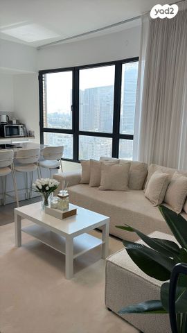 דירה, דרך מנחם בגין 158, מונטיפיורי, הרכבת, תל אביב יפו