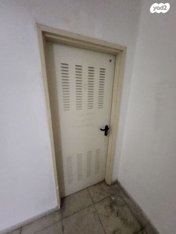 מחסן, ה' באייר 1, רובע הקריה, הסיטי, אשדוד