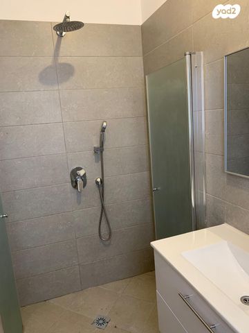 דירה, הרברט סמואל 86, מרכז העיר, חדרה