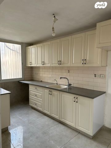 דירה, שדרות בן גוריון 23, גבעת אולגה, חדרה