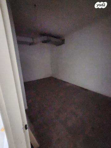 מחסן, ה' באייר 1, רובע הקריה, הסיטי, אשדוד