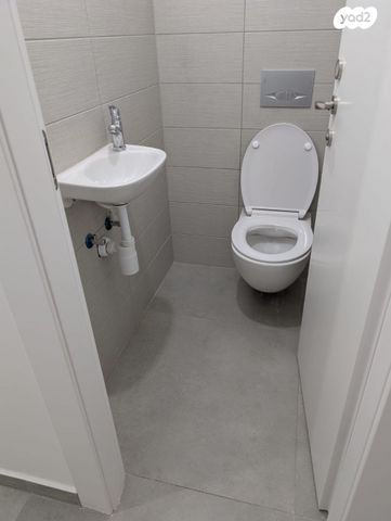 דירת גן, דרך זאב ז'בוטינסקי 8, לב המושבה / מרכז העיר, פתח תקווה