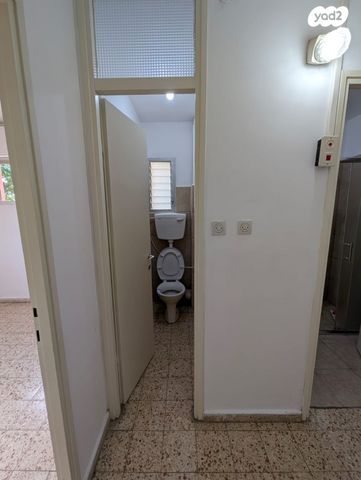 דירה, ז'בוטינסקי 6, שאר העיר, קדימה צורן