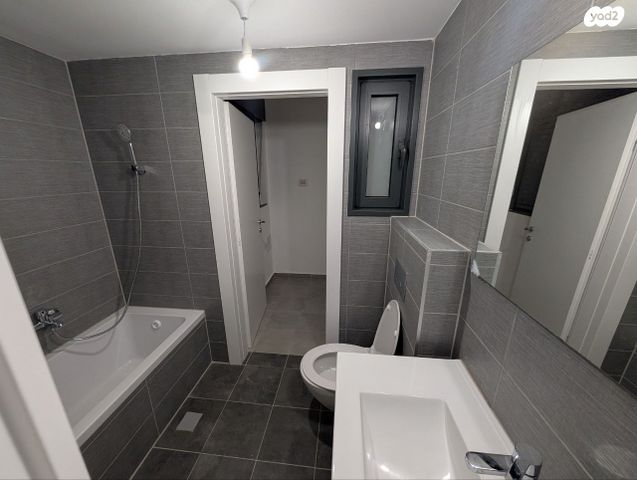 דירת גן, דרך זאב ז'בוטינסקי 8, לב המושבה / מרכז העיר, פתח תקווה