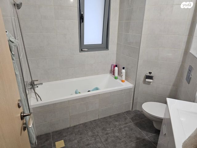 דירה, שייקה אופיר 2, פסגות אפק, ראש העין