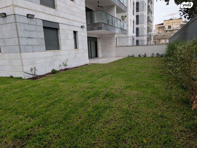 דירת גן, דרך זאב ז'בוטינסקי 8, לב המושבה / מרכז העיר, פתח תקווה