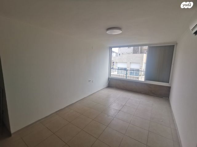 דירה, הרצל 55, שז"ר / דקר, טירת כרמל