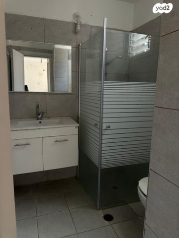 דירה, שדרות בן גוריון 23, גבעת אולגה, חדרה