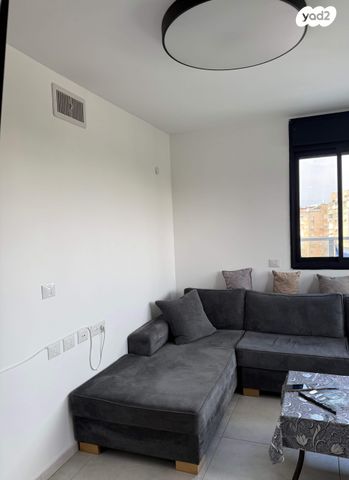 דירה, הרב הרצוג 17, לב העיר, בת ים