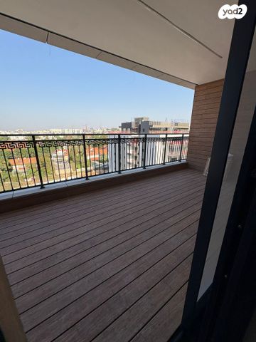 דירה, בנימין וולפוביץ' 7, מרכז דרום, רעננה