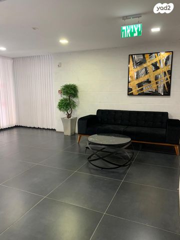 דירה, הרברט סמואל 86, מרכז העיר, חדרה