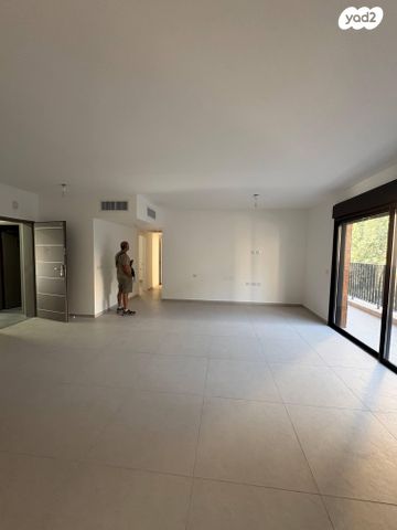 דירה, ד"ר שיפר 17, שיפר, פתח תקווה