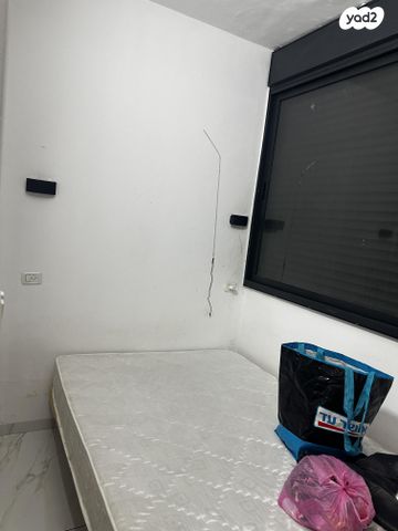 דירה, הגיבורים 25, העיר התחתית, ואדי סאליב, חיפה