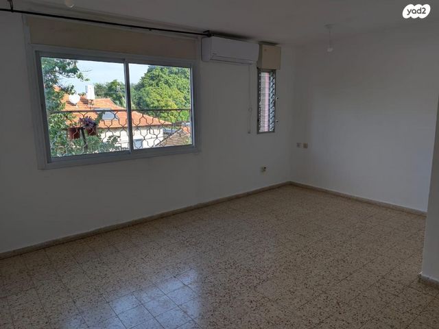 דירה, ז'בוטינסקי 6, שאר העיר, קדימה צורן