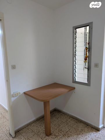 דירה, ז'בוטינסקי 6, שאר העיר, קדימה צורן