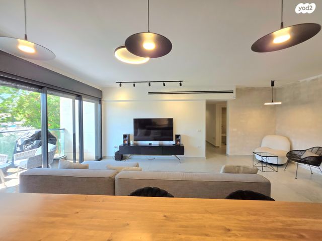 דירה, וייצמן, קרית שז"ר, רעננה