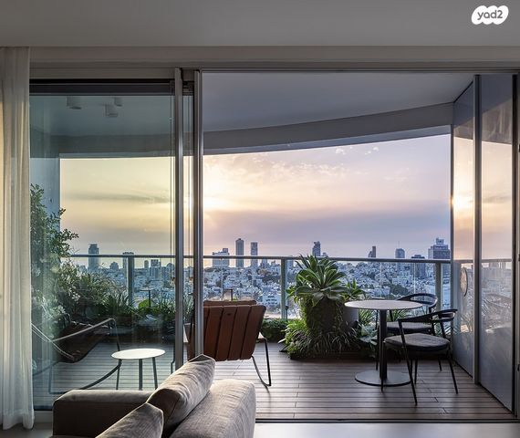 דירה, גרציאני יצחק, גני שרונה, קרית הממשלה, תל אביב יפו