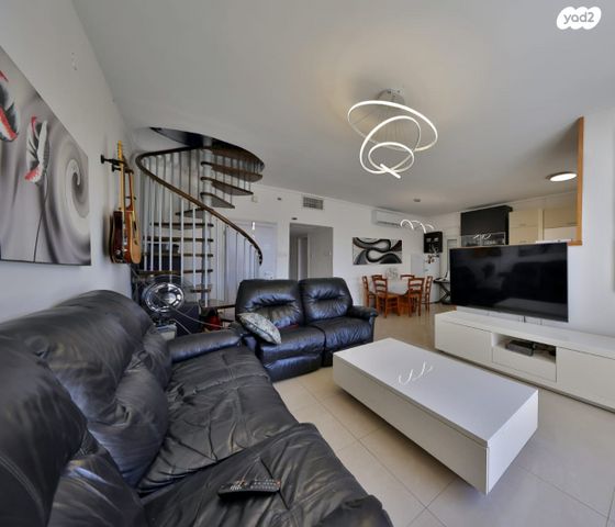 גג/ פנטהאוז, ש"י עגנון 15, קרית ים  א', קרית ים