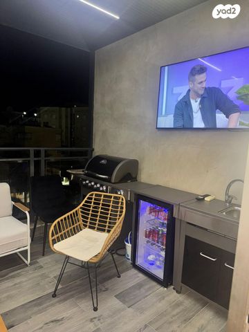 דירה, גולדה מאיר, שיכון עובדים, טבריה