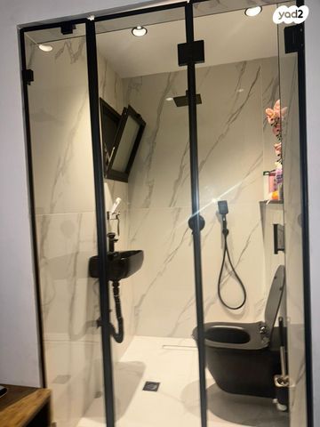 דירה, גולדה מאיר, שיכון עובדים, טבריה