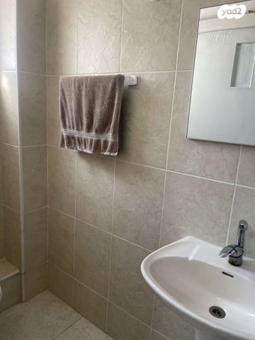 דירה, שיכון עובדים, טבריה