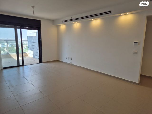 דירה, רועי קליין, קרית קריניצי, רמת גן