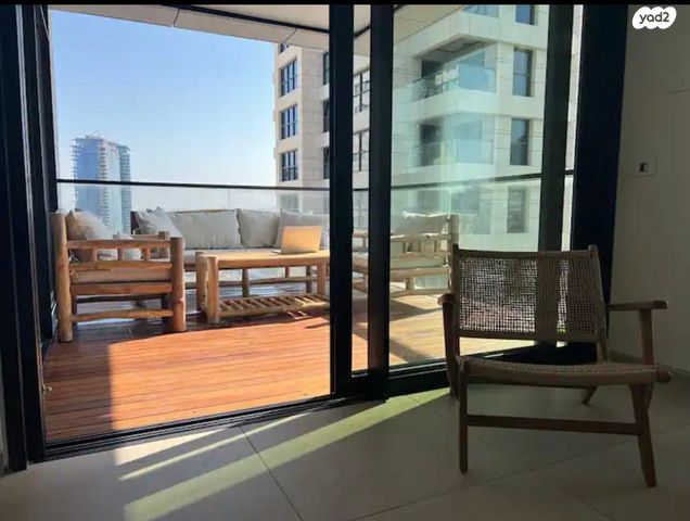 דירה, ניסים אלוני, צמרות איילון, פארק צמרת, תל אביב יפו