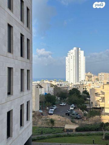 דירה, אמנון ליפקין שחק, נוף הטיילת, נתניה