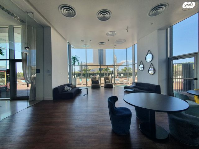 דירה, יוסף לפיד, נתניה