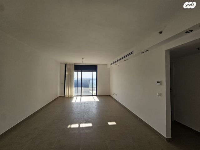 דירה, רועי קליין, קרית קריניצי, רמת גן