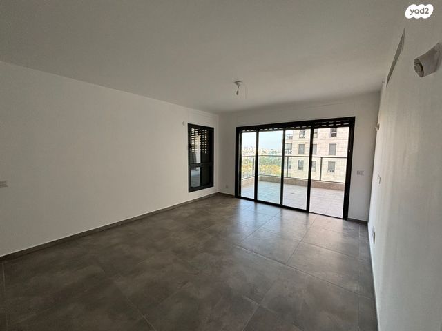 אמנון ליפקין שחק 