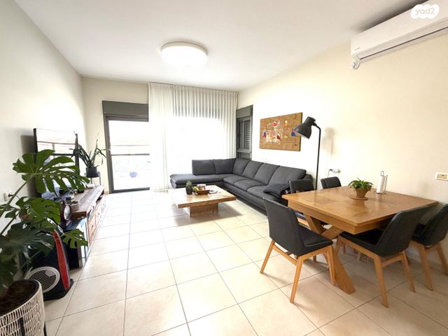 דירה, כפר יונה