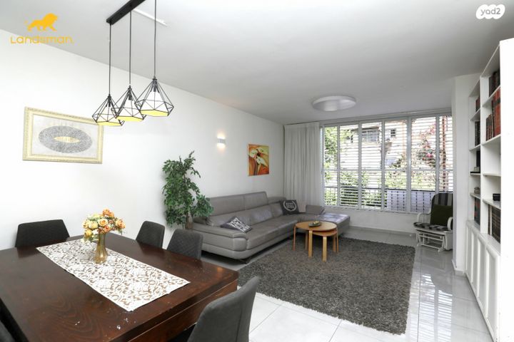 דירה, צבי הירש קלישר, מחנה יהודה, פתח תקווה