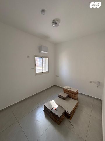 דירת גן, פרופסור יעקב נאמן, מורדות ארנונה, ירושלים