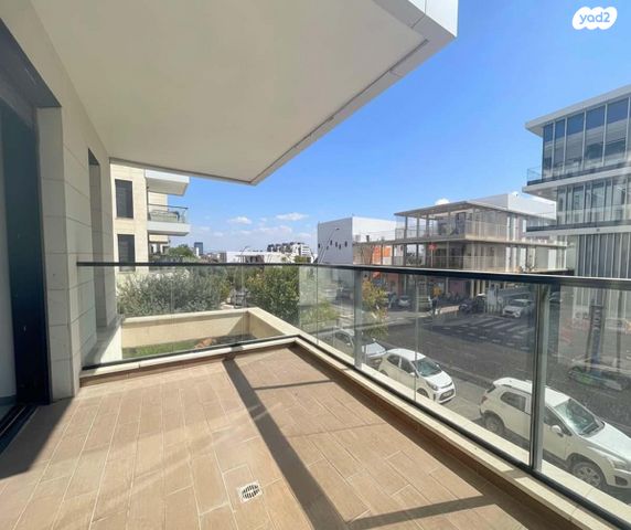 דירה, סשה ארגוב, נווה זמר, רעננה