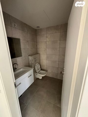 דירת גן, פרופסור יעקב נאמן, מורדות ארנונה, ירושלים