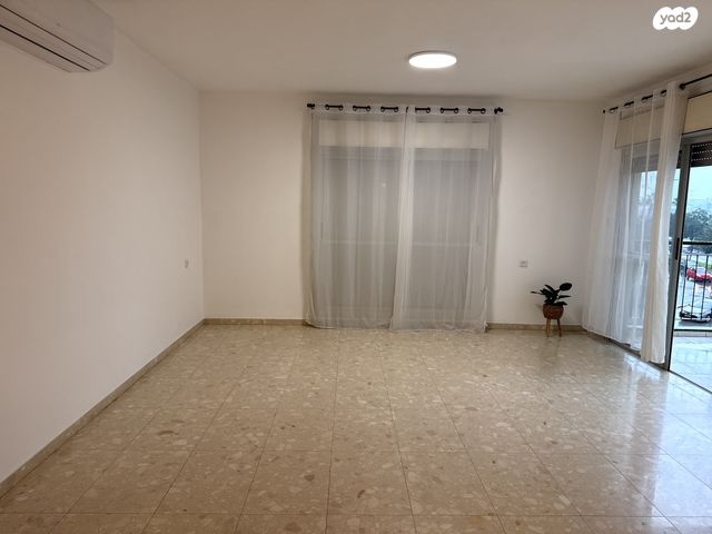 דירה, ד"ר יהודה פרח, קרית השרון, נתניה